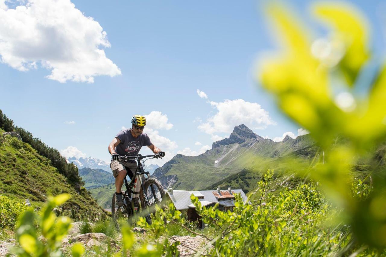 Haus Bazigg Apartment Klosterle am Arlberg Bagian luar foto